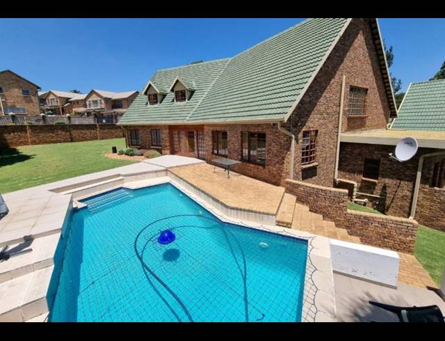 4 BEDROOM HOUSE FOR SALE IN OAKDENE